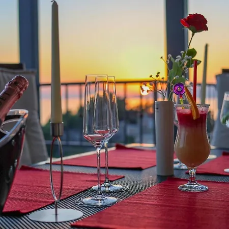 Penthousewohnung In Mit Whirlpool, Terrasse Und Meerblick * Makarska