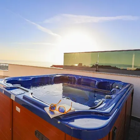 Penthousewohnung In Mit Whirlpool, Terrasse Und Meerblick Apartment *