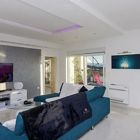 Penthousewohnung In Mit Whirlpool, Terrasse Und Meerblick * Makarska