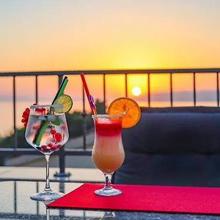 Apartment Penthousewohnung In Mit Whirlpool, Terrasse Und Meerblick