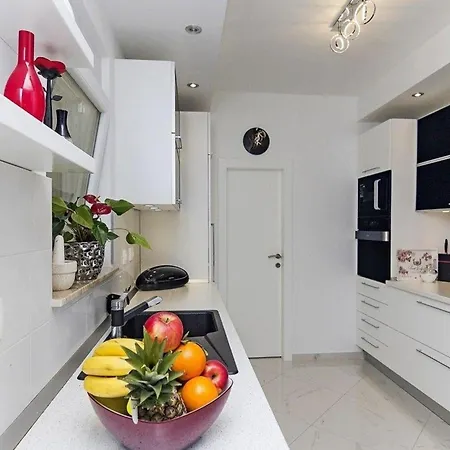 Penthousewohnung In Mit Whirlpool, Terrasse Und Meerblick