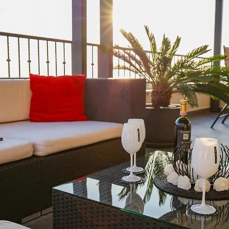 Apartment Penthousewohnung In Mit Whirlpool, Terrasse Und Meerblick *