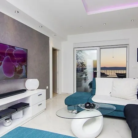 Penthousewohnung In Mit Whirlpool, Terrasse Und Meerblick Apartment