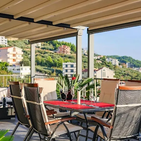 Apartment Penthousewohnung In Mit Whirlpool, Terrasse Und Meerblick